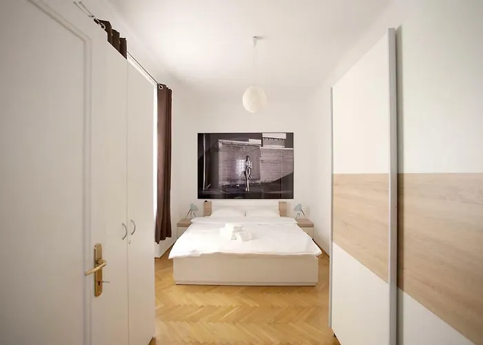 Apartment Skyscraper Tour As *