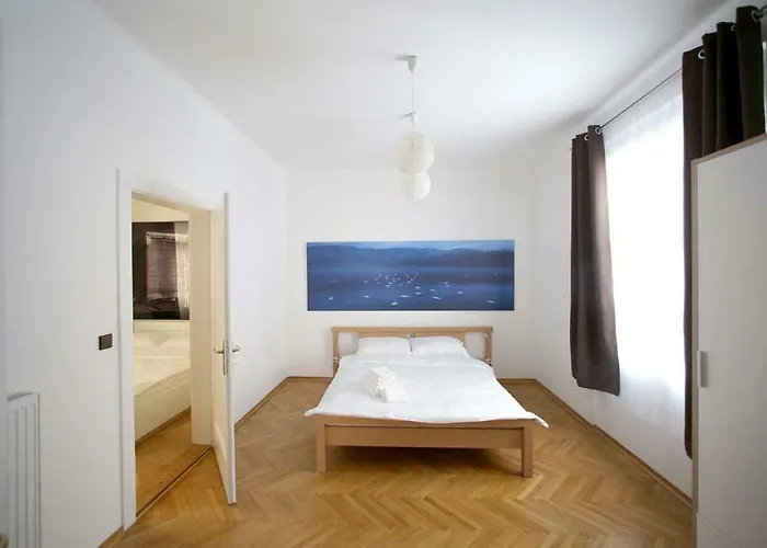 Apartment Skyscraper Tour As